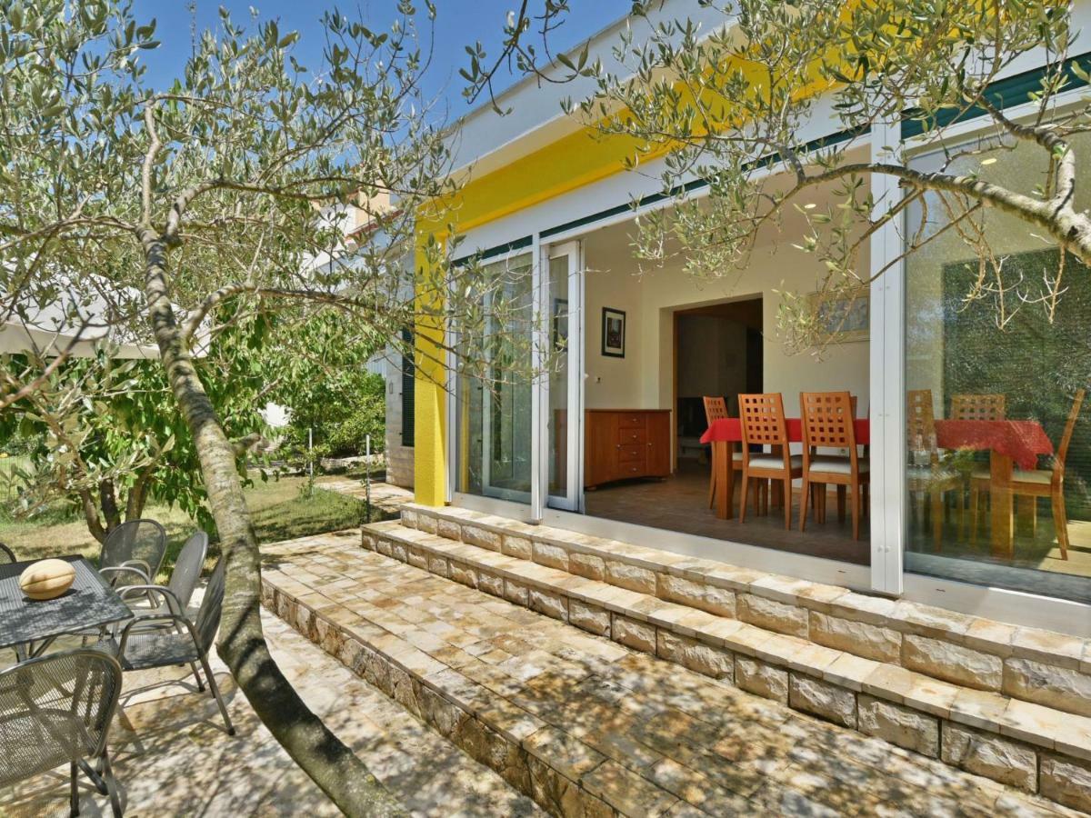 Villa Yellow House By Interhome Diklo Bagian luar foto